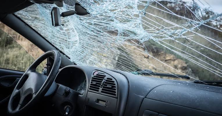 Fueron a hacer un arreglo y terminaron rodeados por una patota