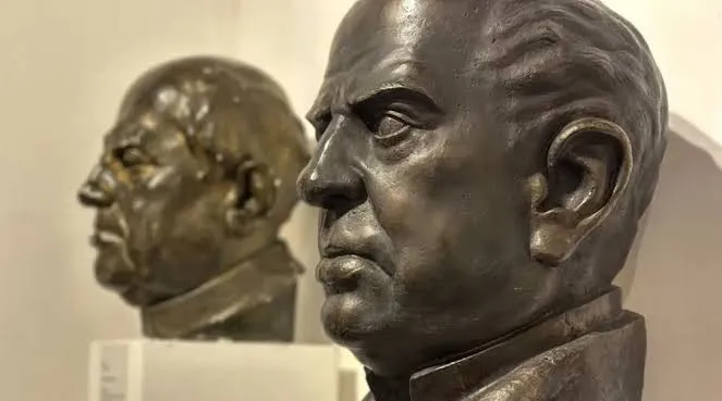 Algo raro pasa con el dólar este viernes en la Argentina