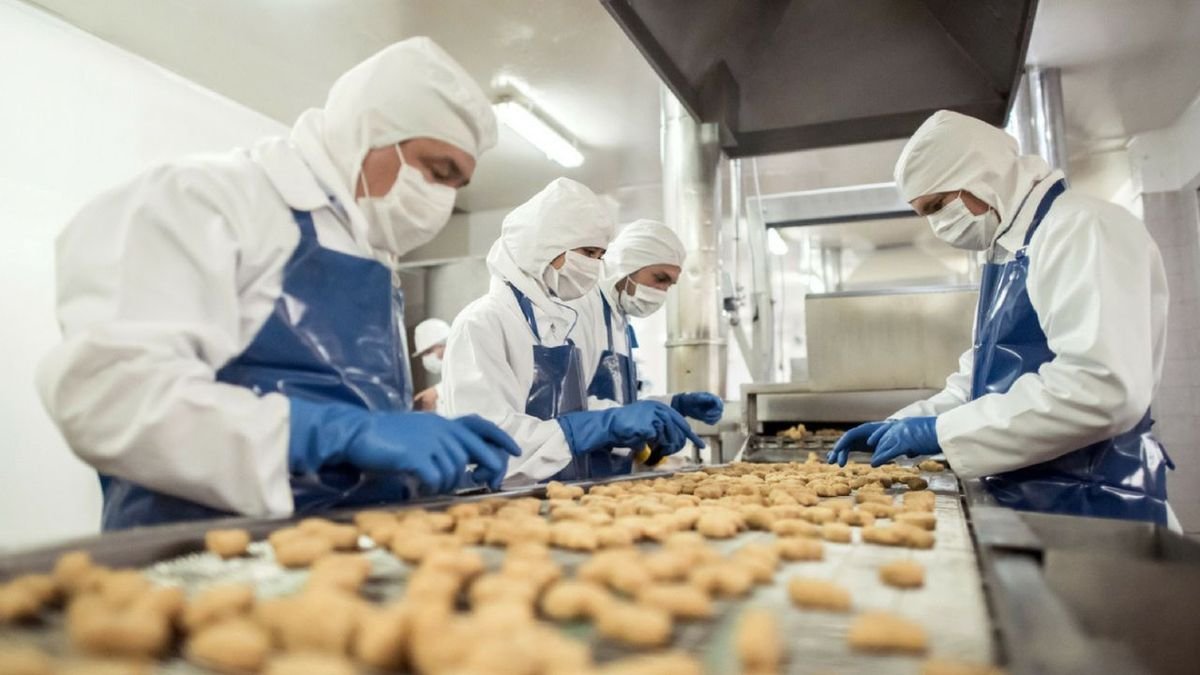 La industria argentina perdió 100.000 empleos desde 2023: el informe que alarma al sector