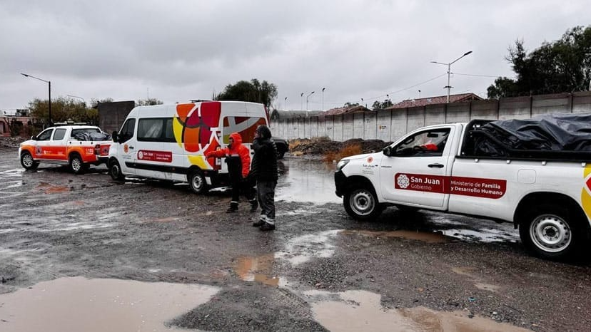 Las lluvias golpearon San Juan: vecinos trabajan a contrarreloj en las zonas afectadas