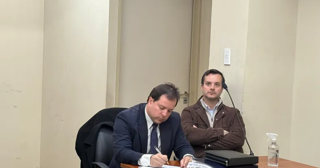 El médico que cobró $250.000 por una operación gratuita en un hospital público va a juicio oral