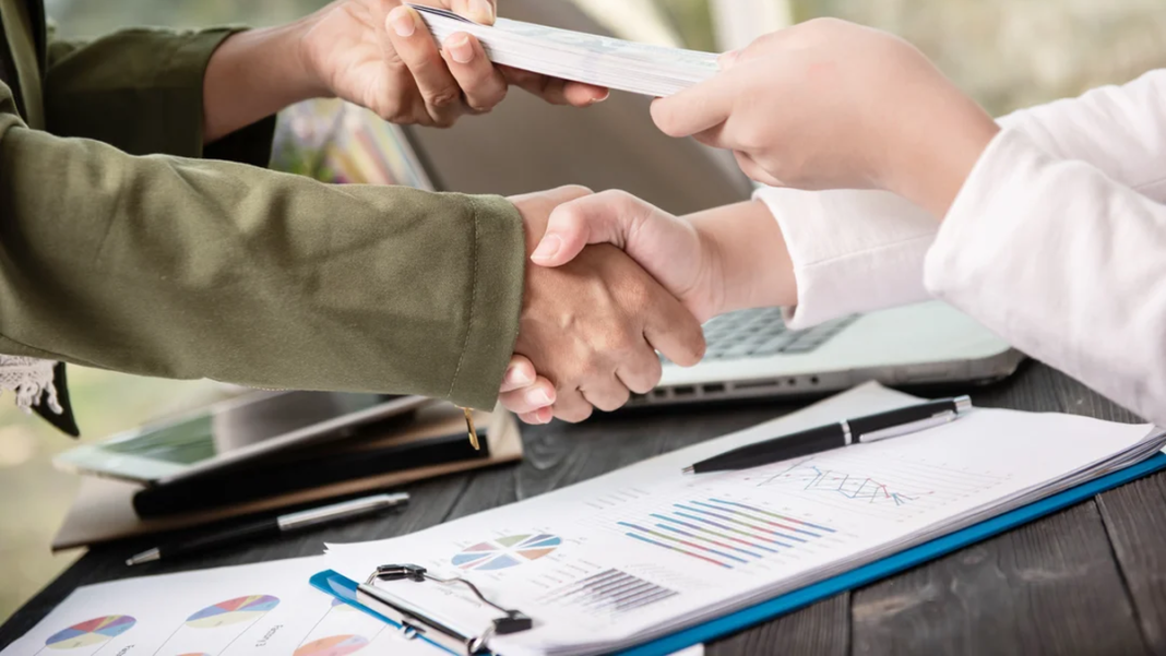 Los bancarios se aumentaron el sueldo: el salario mínimo del sector ya supera los $2,1 millones