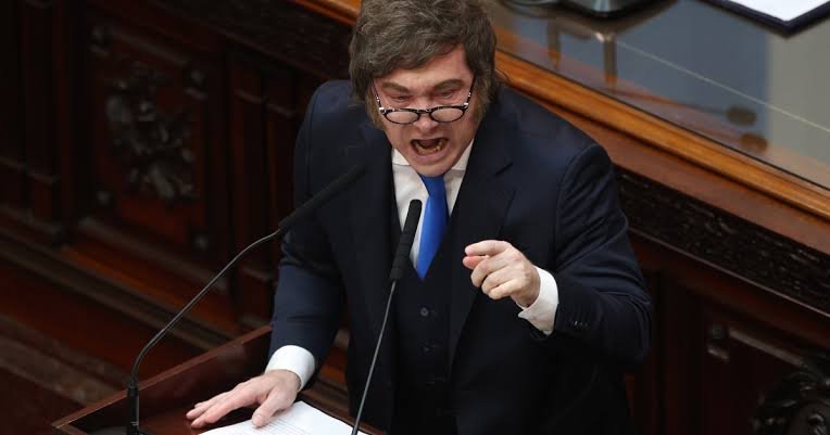 Milei cruzó a la AFA tras la liberación de Nahuel Gallo: “Se ensucian más”