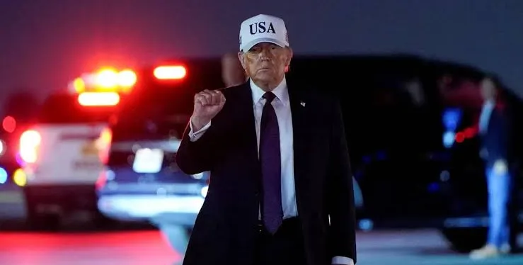 Trump dijo que EEUU hundió nueve barcos iraníes y abrió diálogo con Teherán