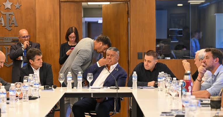 Reunión clave en la Liga: definen si se sostiene el paro que frena todo el fútbol