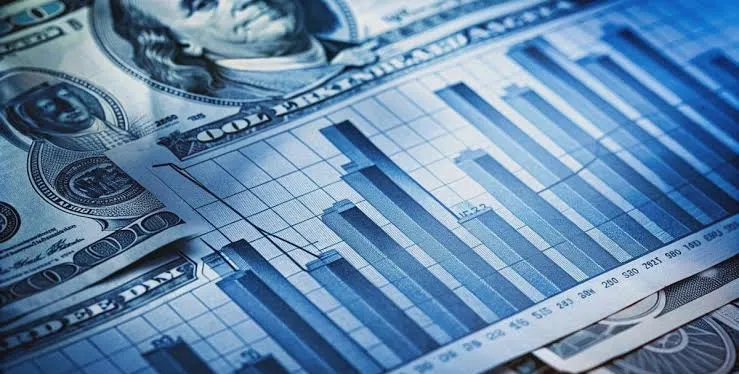 El dólar oficial bajó a $1.392 y los paralelos cerraron mixtos: cómo quedó la brecha