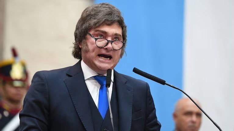 Milei vuelve de España y va directo a Córdoba a reventar empresarios: a quién le apunta esta vez