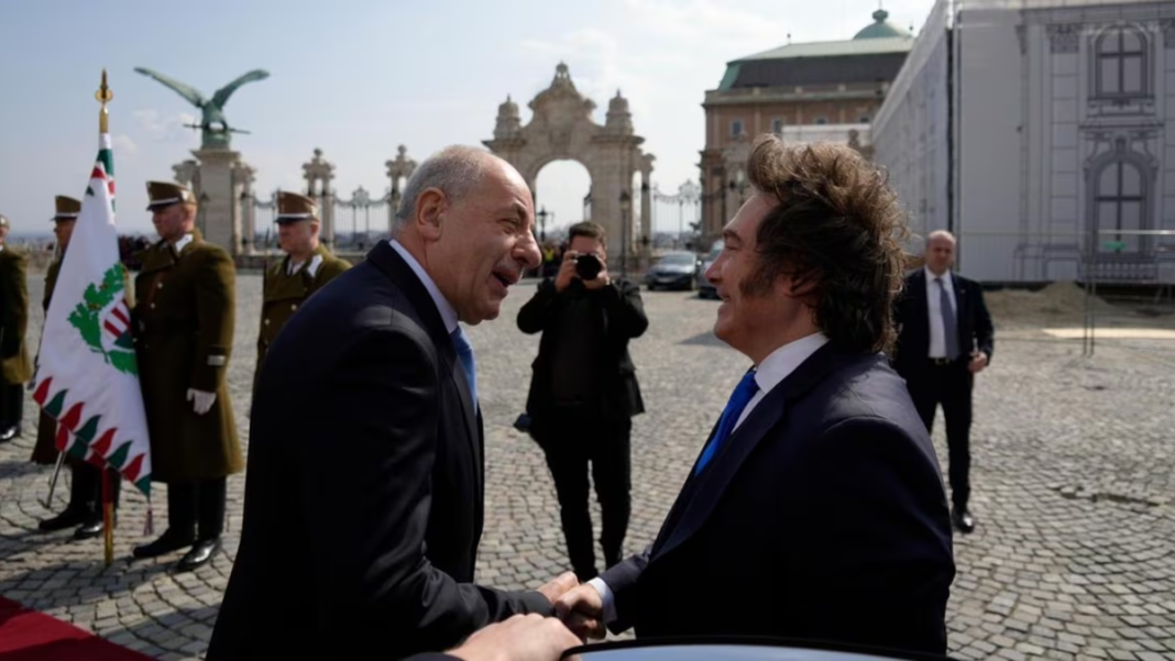 Milei en Hungría: reunión de alto nivel en el Palacio Sándor y discurso estelar en el CPAC global