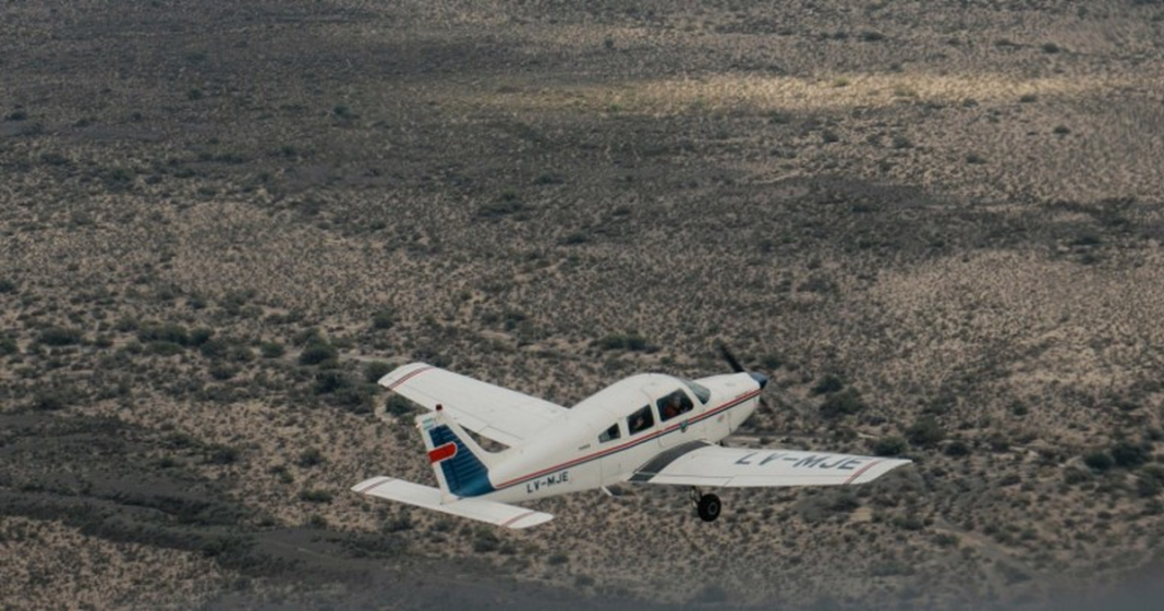 Susto a bordo en San Juan: el piloto se descompensó en pleno vuelo y su hijo tuvo que tomar los controles