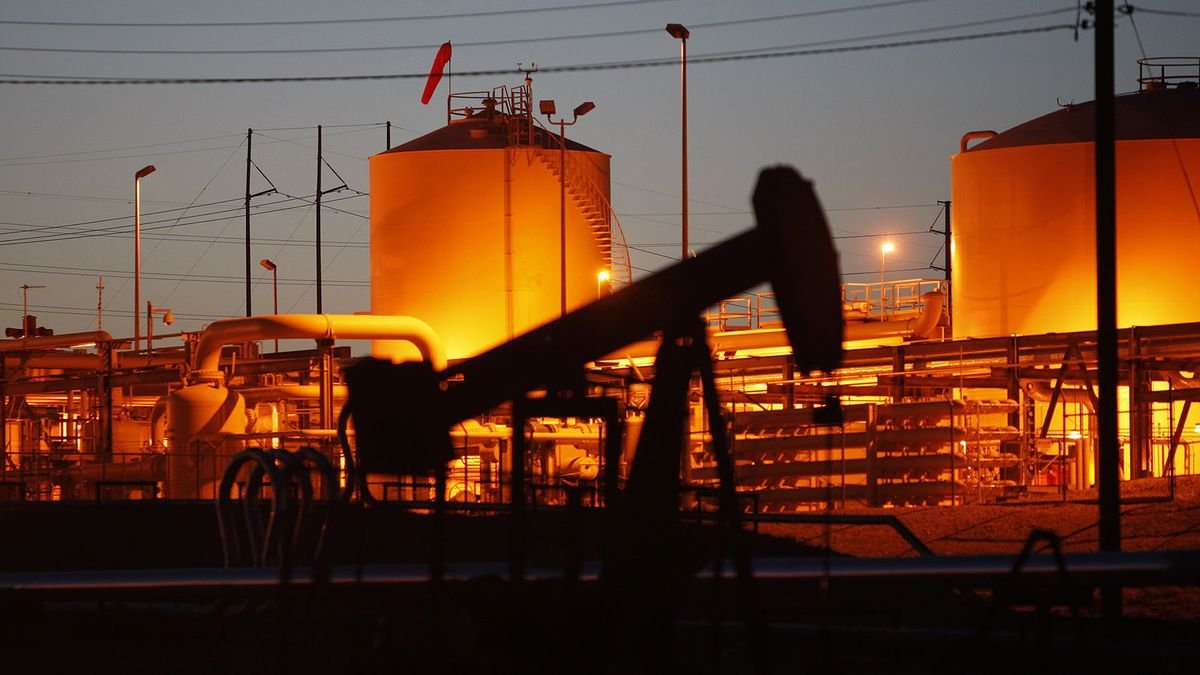 El petróleo se dispara a US$110 el barril: las amenazas de Trump a Irán sacuden al mundo