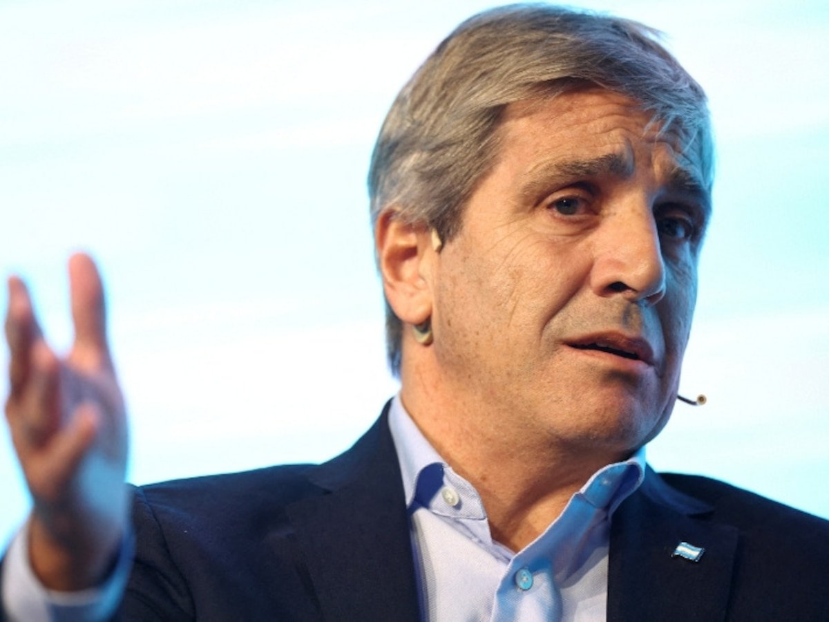 Caputo salió a defender los créditos del Banco Nación tomados por sus funcionarios: “No hay nada ilegal ni inmoral”