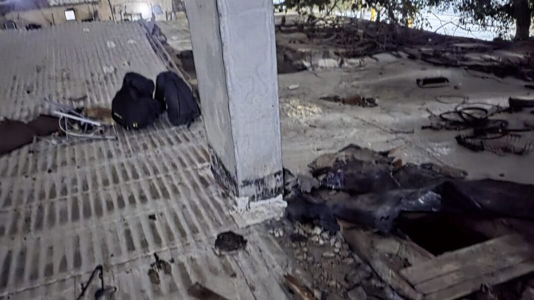 Los agarraron en los techos con bolsos llenos de ropa: uno de los ladrones terminó detenido