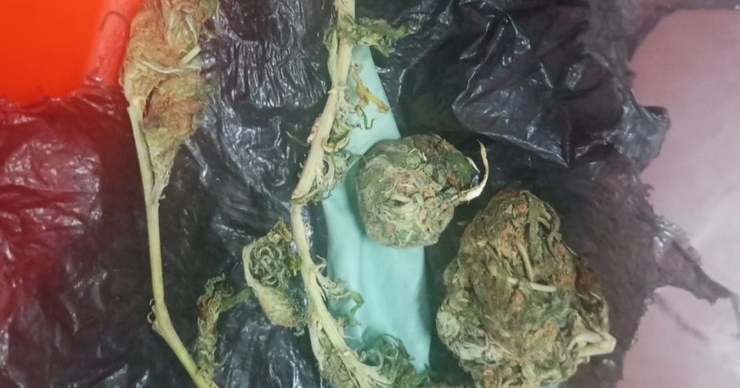 Dos menores de 14 y 16 años cayeron con droga y una moto de dudosa procedencia en Rawson