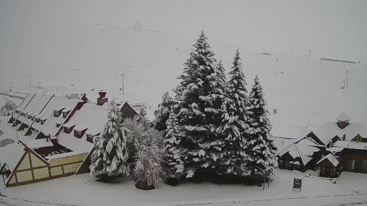 Antes de tiempo: Las Leñas amaneció cubierta de nieve y ya se ilusiona con una temporada récord