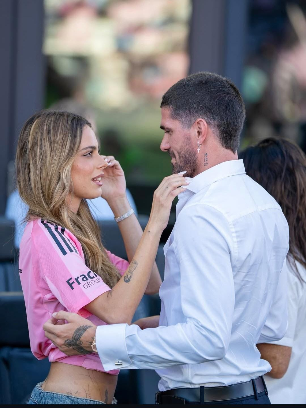 De Paul le propuso matrimonio a Tini: la foto del anillo que confirma el compromiso