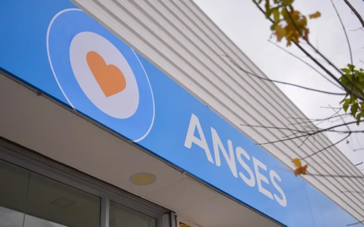ANSES paga hoy: quiénes cobran el 26 de mayo y cuánto