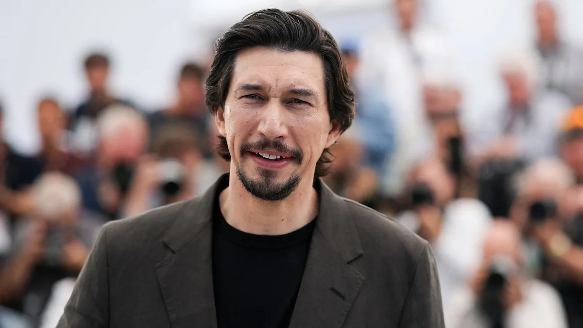Adam Driver: el vestuario de Paper Tiger cambia cómo caminás