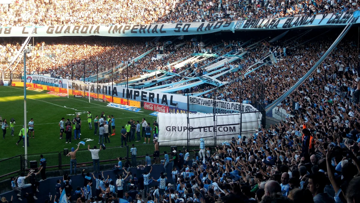 Racing echó a Costas: Milito aceleró la decisión tras el golpe en la Sudamericana
