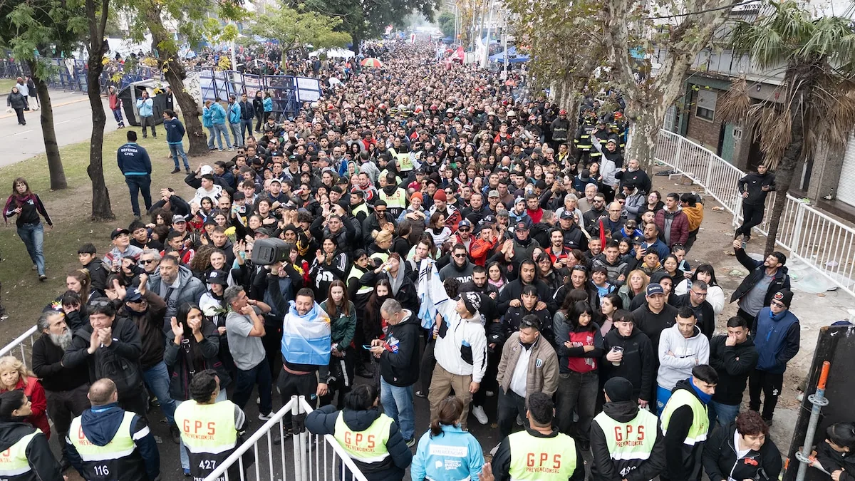 El Indio Solari se va con una marea humana: más de 50 cuadras de fila en Avellaneda