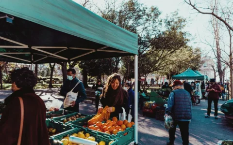 Feria Agroproductiva vuelve al Centro Cívico este miércoles con precios sin intermediarios
