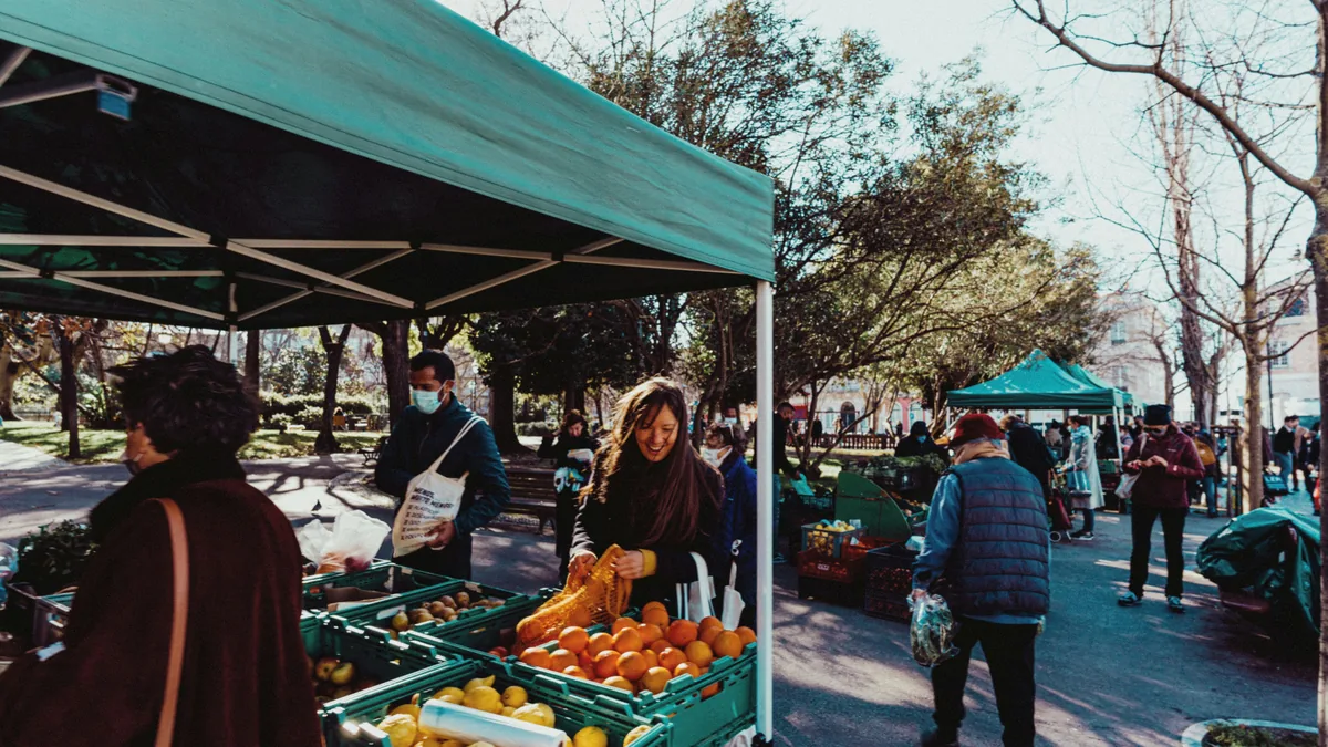 Feria Agroproductiva vuelve al Centro Cívico este miércoles con precios sin intermediarios