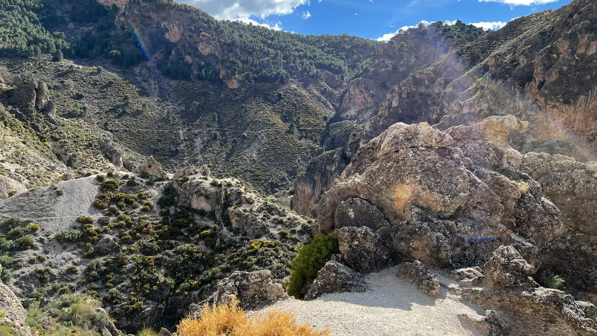 Murió en Ullum tras caer por un barranco haciendo enduro sin casco