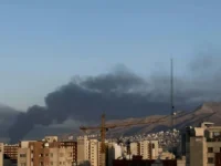 Israel bombardeó el centro de Irán tras el colapso de la mediación de Trump