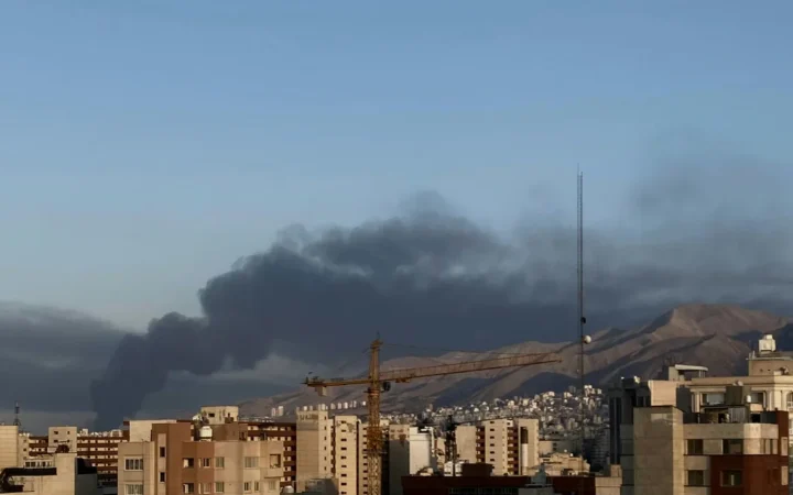 Israel bombardeó el centro de Irán tras el colapso de la mediación de Trump