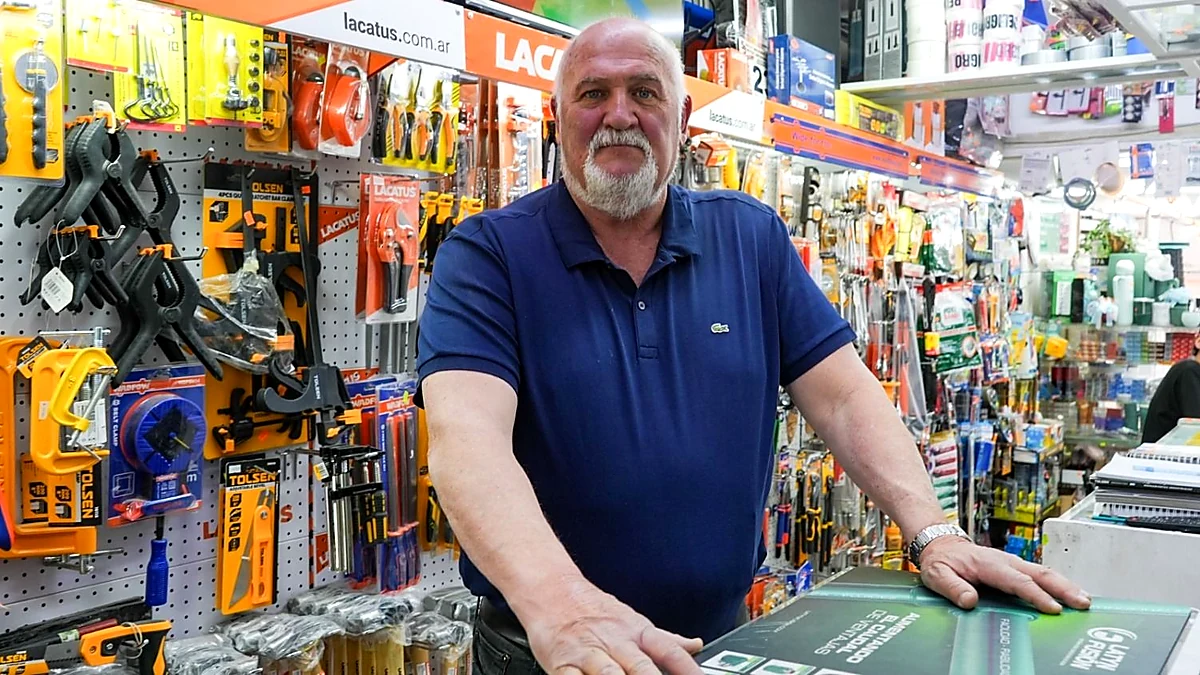 Farmacias, ferreterías y huevos: la historia del comerciante sanjuanino que siempre vuelve a empezar