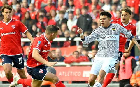 Boca le ganó 1-0 a Independiente y se trepó a la cima de la Tabla Anual