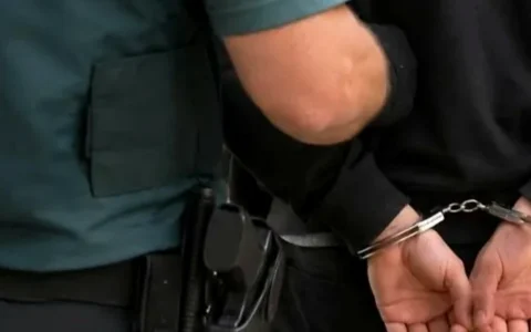 Huyó de la policía en Chimbas, atropelló a dos adolescentes y se entregó horas después