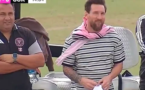 Messi se olvidó del Balón de Oro y apareció en la Messi Cup con mate y familia