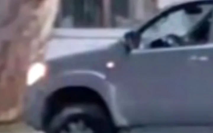 La Hilux viral de Rawson que siguió andando con la rueda pinchada