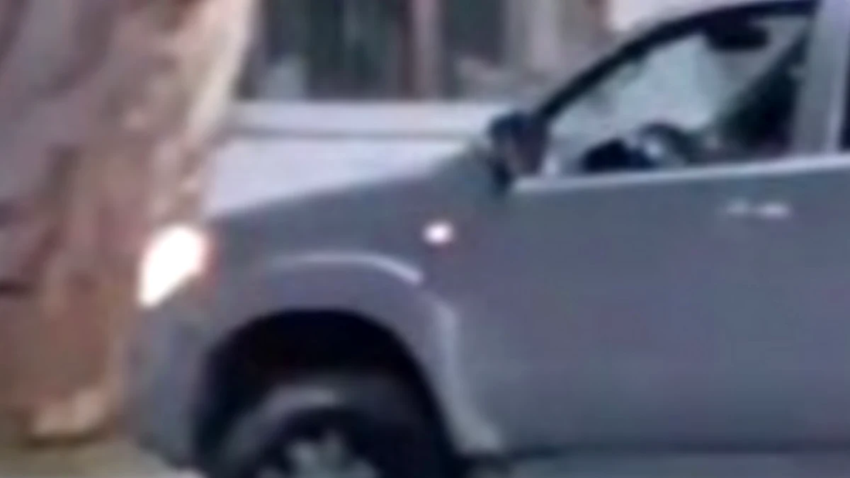 La Hilux viral de Rawson que siguió andando con la rueda pinchada