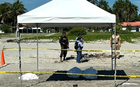 Dos colombianos murieron arrastrados por el mar en una playa de El Salvador