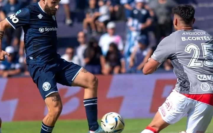 Argentinos e Independiente Rivadavia juegan tres torneos en 90 minutos