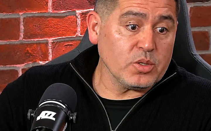 Riquelme habló dos horas de madrugada y no se guardó nada