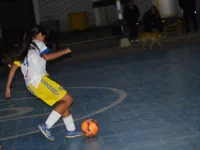 La sanjuanina de 13 años que viaja a los Evita con los botines rotos