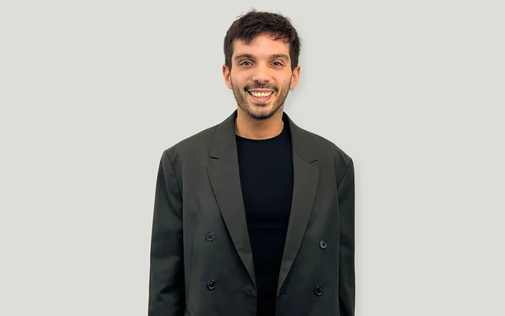 La marca de ropa que aprendió a fabricar en China un año antes de vender
