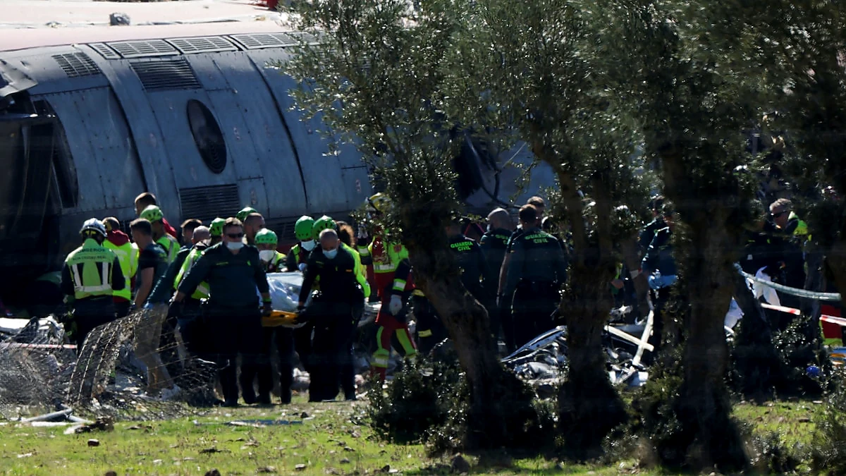 64 muertos en un choque de trenes en España que pudo evitarse