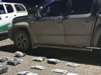 Pararon una camioneta en Vallecito y encontraron 120 millones en bolsines