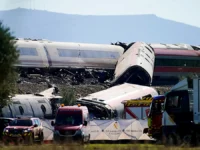 Al menos 69 muertos en el peor choque de trenes de España en años